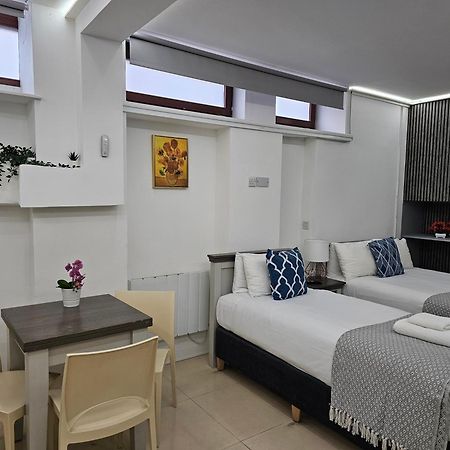 London Stay Apartments Экстерьер фото