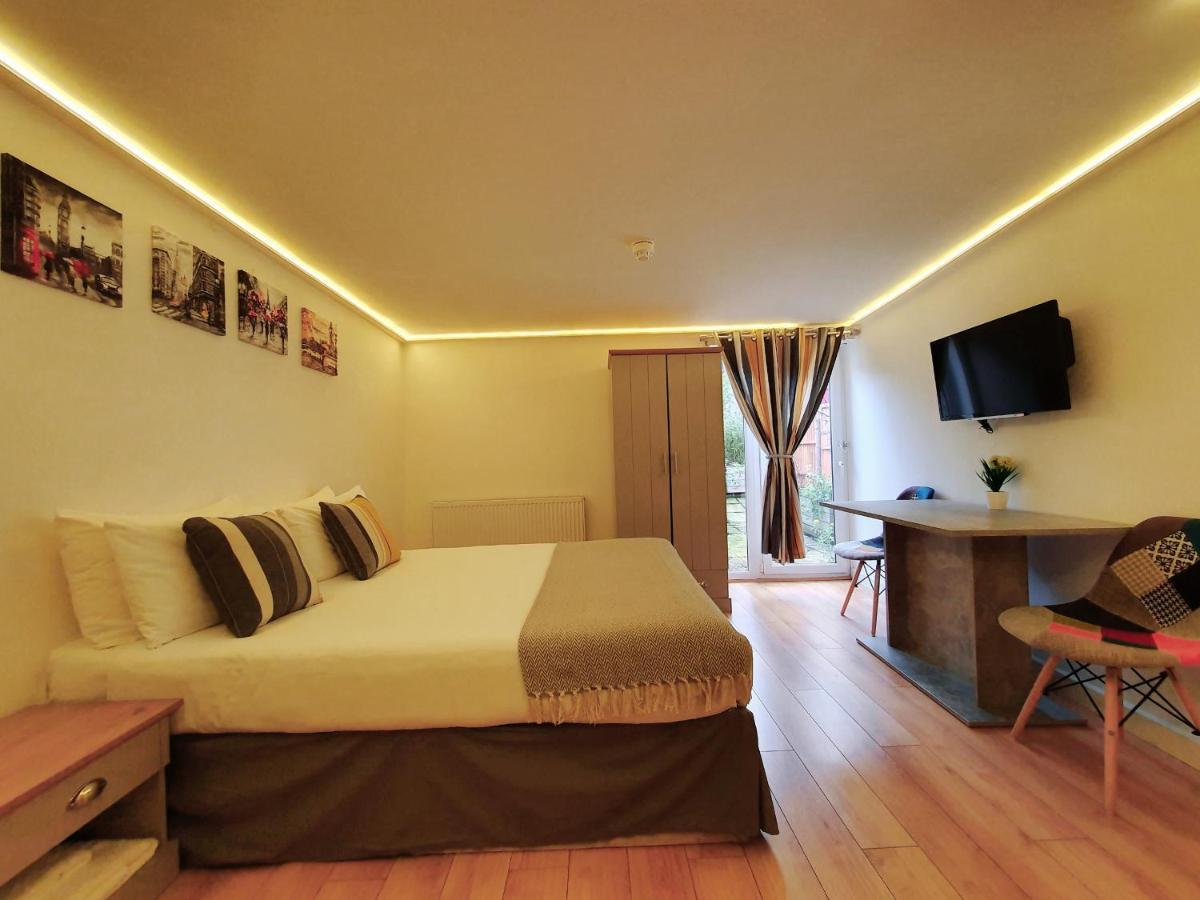 London Stay Apartments Экстерьер фото