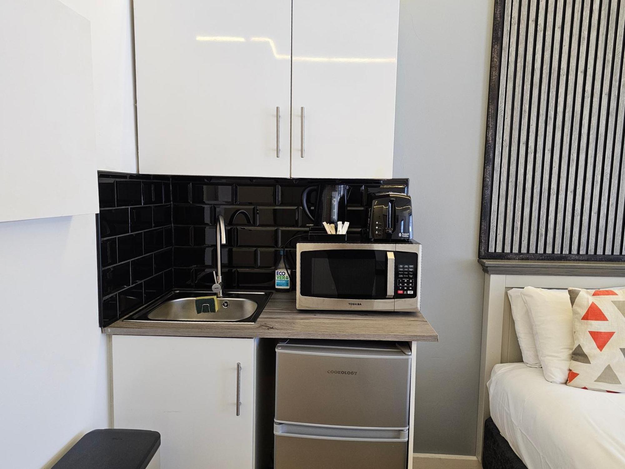 London Stay Apartments Экстерьер фото