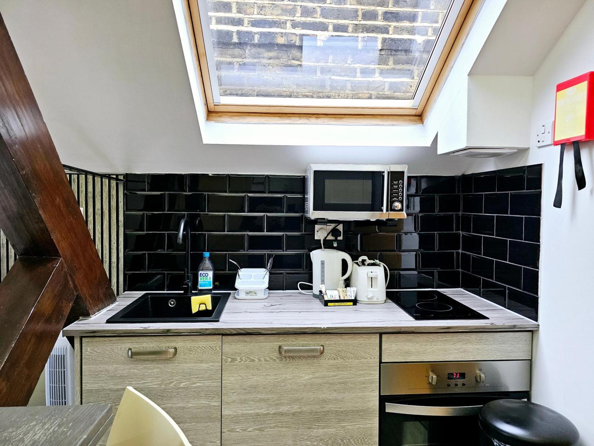 London Stay Apartments Экстерьер фото