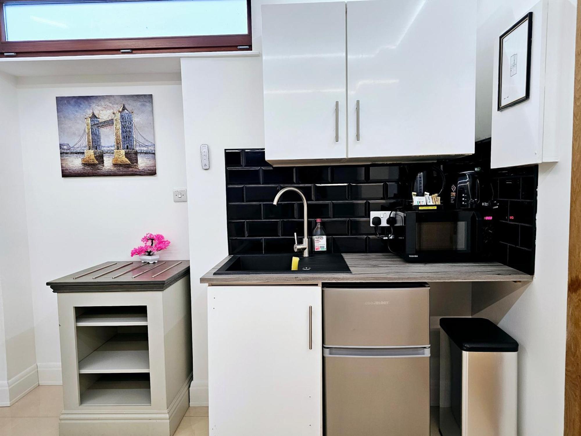 London Stay Apartments Экстерьер фото