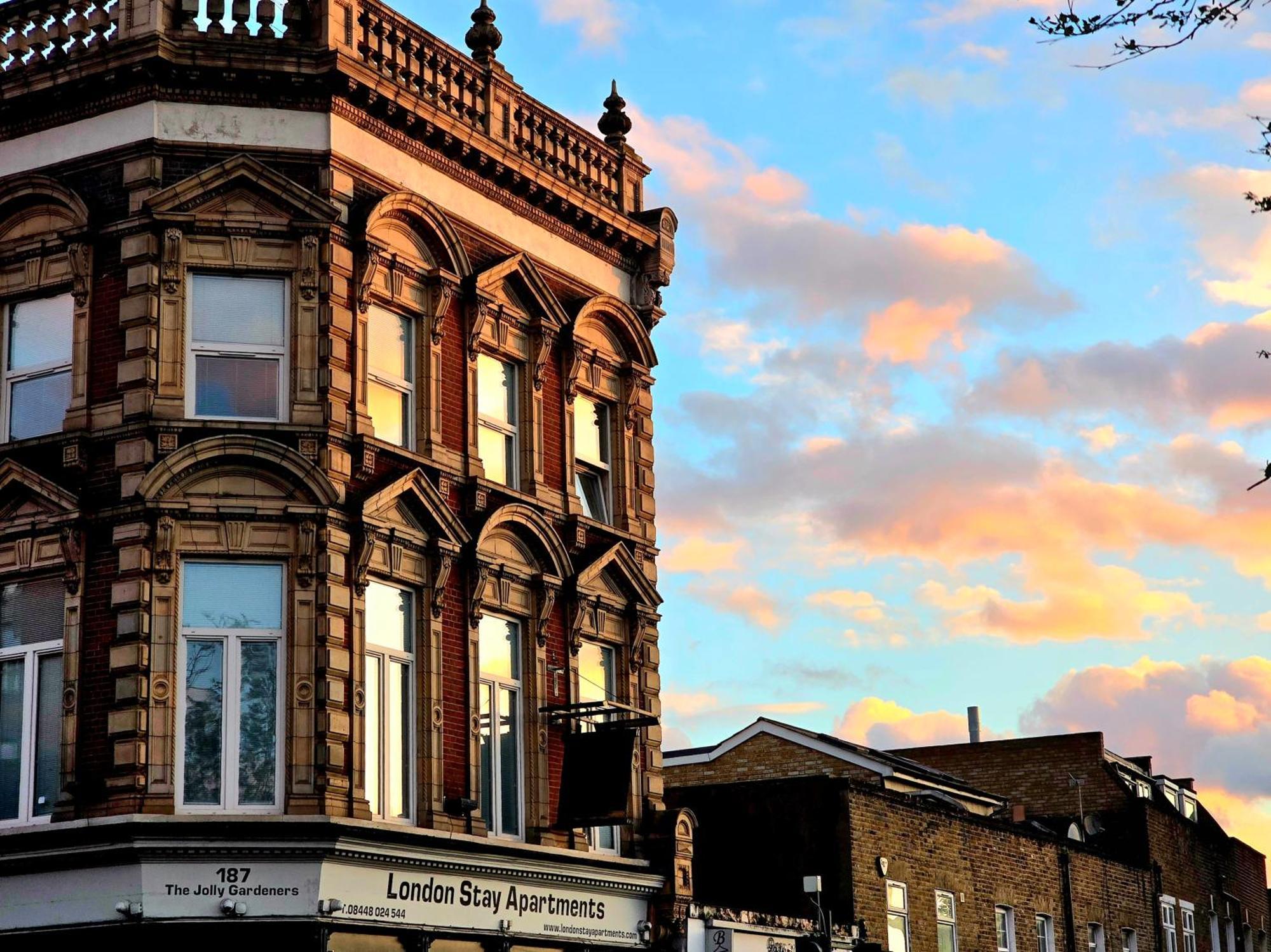 London Stay Apartments Экстерьер фото